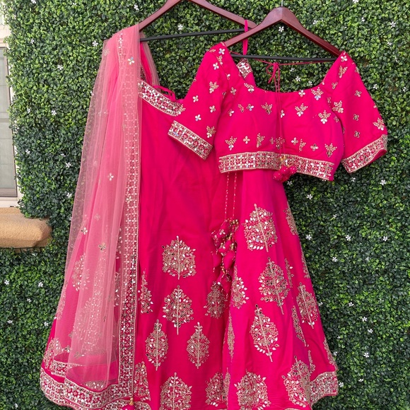 Beautiful pure silk lehnga, choli with real mirrorwork and embroidery. - Picture 1 of 7